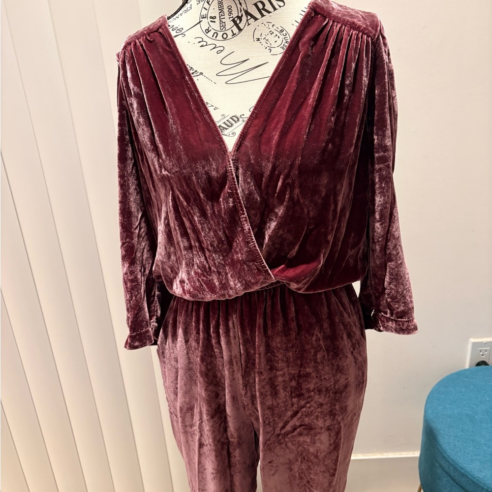 YFB Velvet Jumpsuit Wide Leg V-Neck Long Sleeve (Belt Missing) Size XS